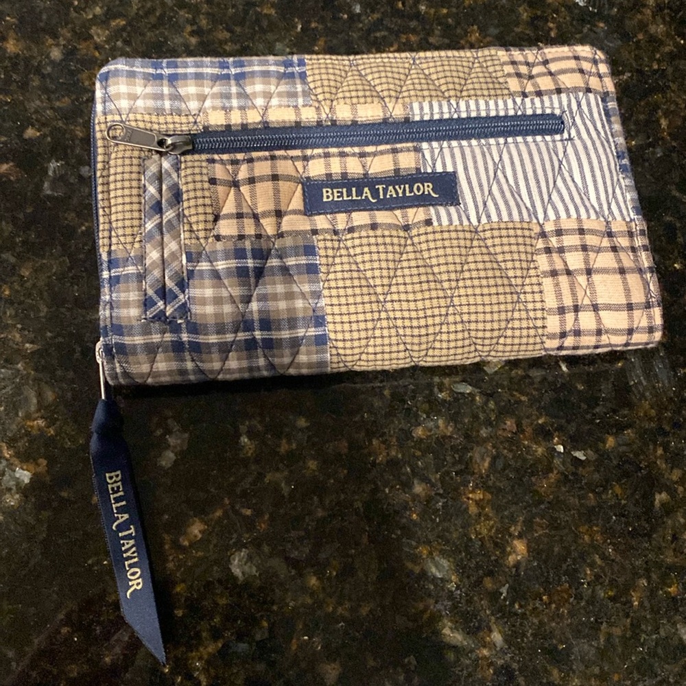 Bella Taylor wallet organizer